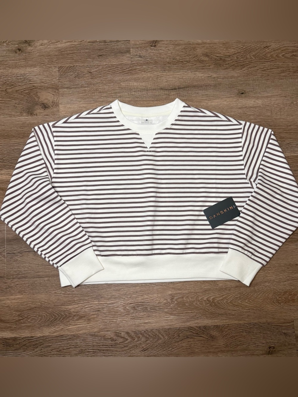 NWT Danskin White and Brown Striped Cropped Crewneck Pullover